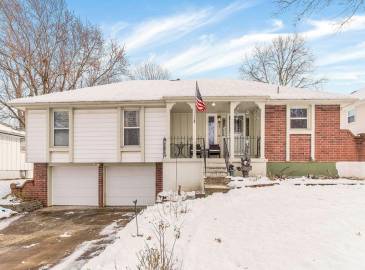 1320 21st Street, Blue Springs, Missouri 64015, 3 Bedrooms Bedrooms, ,3 BathroomsBathrooms,Single Family Home,For Sale,21st,2468802