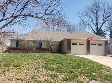 107 Park Drive, Raymore, Missouri 64083, 3 Bedrooms Bedrooms, ,3 BathroomsBathrooms,Single Family Home,For Sale,Park,2478952