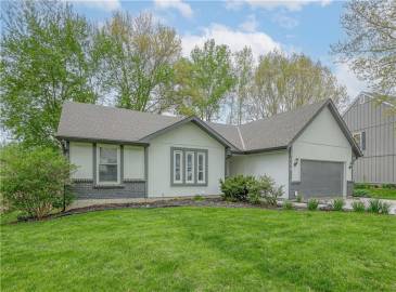 1006 Silver Lake Drive, Raymore, Missouri 64083, 3 Bedrooms Bedrooms, ,2 BathroomsBathrooms,Single Family Home,For Sale,Silver Lake,2482977