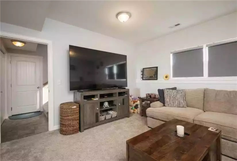 445 Redbud Court, Warrensburg, Missouri 64093, 3 Bedrooms Bedrooms, ,3 BathroomsBathrooms,Single Family Home,For Sale,Redbud,2516936