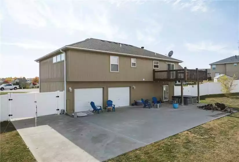 445 Redbud Court, Warrensburg, Missouri 64093, 3 Bedrooms Bedrooms, ,3 BathroomsBathrooms,Single Family Home,For Sale,Redbud,2516936