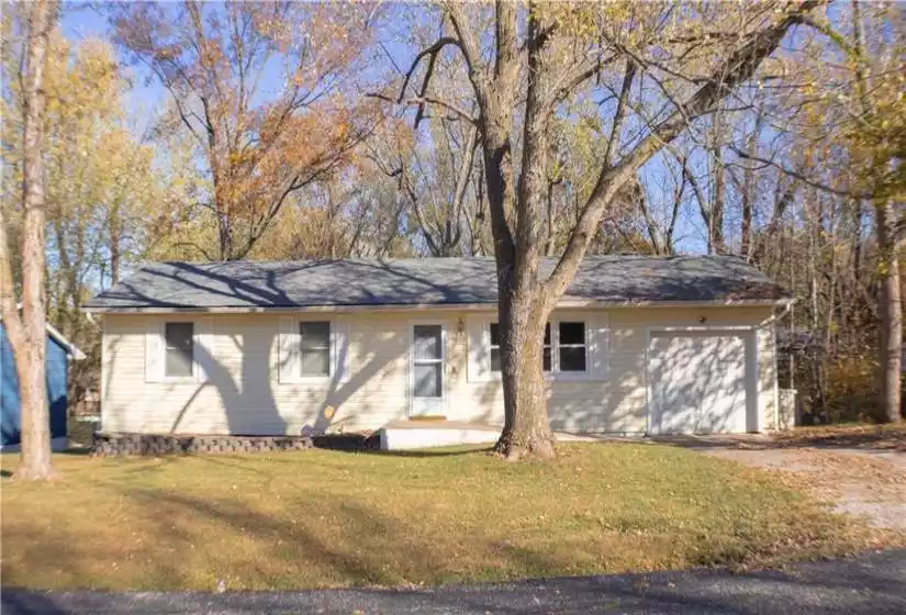 187 411th Road, Warrensburg, Missouri 64093, 3 Bedrooms Bedrooms, ,1 BathroomBathrooms,Single Family Home,For Sale,411th,2518143