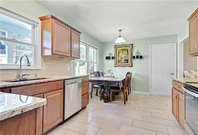 8400 State line Road, Leawood, Kansas 66206, 4 Bedrooms Bedrooms, ,3 BathroomsBathrooms,Single Family Home,For Sale,State line,2484332