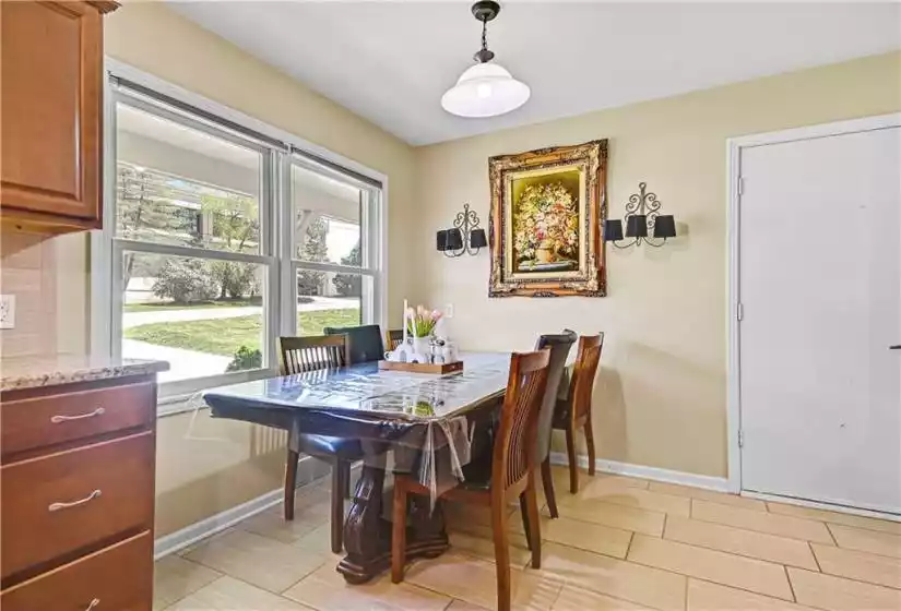 8400 State line Road, Leawood, Kansas 66206, 4 Bedrooms Bedrooms, ,3 BathroomsBathrooms,Single Family Home,For Sale,State line,2484332