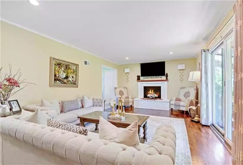 8400 State line Road, Leawood, Kansas 66206, 4 Bedrooms Bedrooms, ,3 BathroomsBathrooms,Single Family Home,For Sale,State line,2484332