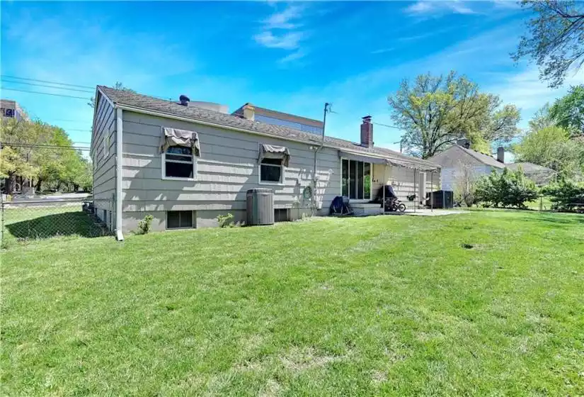 8400 State line Road, Leawood, Kansas 66206, 4 Bedrooms Bedrooms, ,3 BathroomsBathrooms,Single Family Home,For Sale,State line,2484332