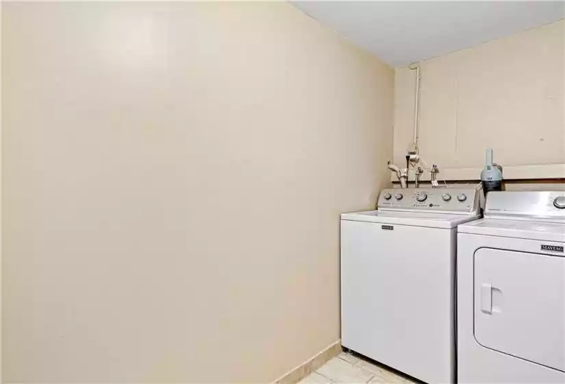 8400 State line Road, Leawood, Kansas 66206, 4 Bedrooms Bedrooms, ,3 BathroomsBathrooms,Single Family Home,For Sale,State line,2484332