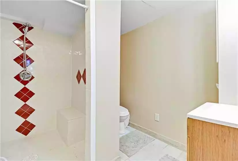 8400 State line Road, Leawood, Kansas 66206, 4 Bedrooms Bedrooms, ,3 BathroomsBathrooms,Single Family Home,For Sale,State line,2484332