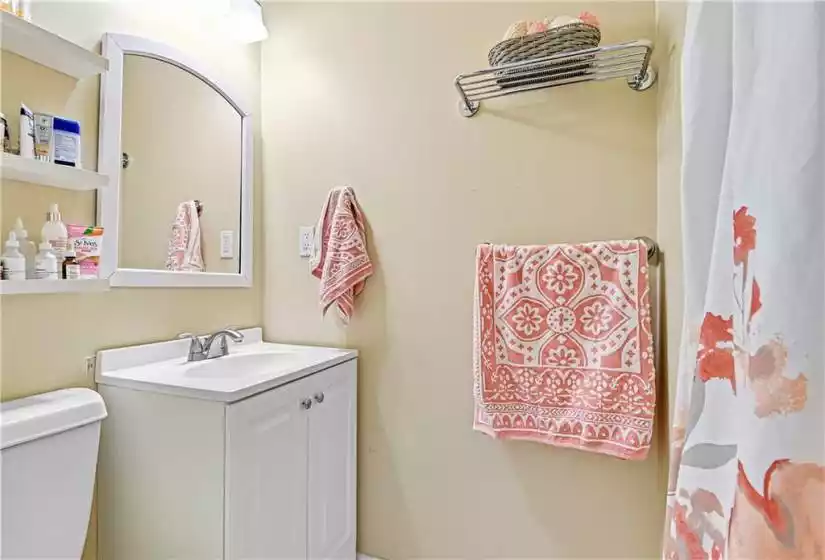 8400 State line Road, Leawood, Kansas 66206, 4 Bedrooms Bedrooms, ,3 BathroomsBathrooms,Single Family Home,For Sale,State line,2484332